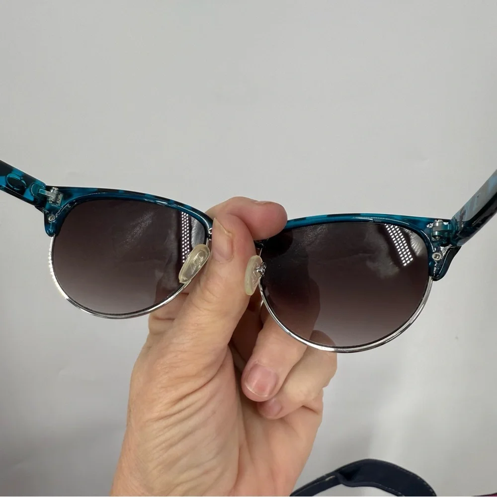 Oscar De La Renta blue /black silver rim Cats Eye Club Mod Sunglass 3053 045